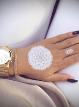 Učitajte sliku u preglednik galerije, Set privremenih bijelih tetovaža YOGA