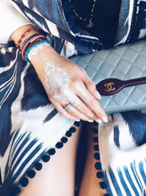 Učitajte sliku u preglednik galerije, Set privremenih bijelih tetovaža YOGA