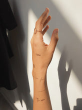 Load image into Gallery viewer, Privremene tetovaže AMOR AMOR